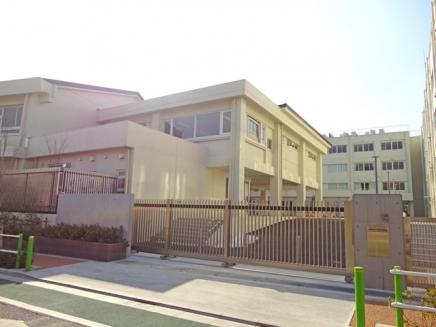 Junior high school. 509m to Itabashi Itabashi second junior high school