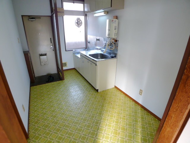 Kitchen. Bright There lighting window in the kitchen next to! 