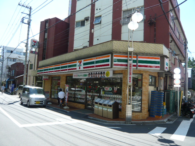 Convenience store. Seven-Eleven Itabashi Tokiwadai 3-chome up (convenience store) 232m