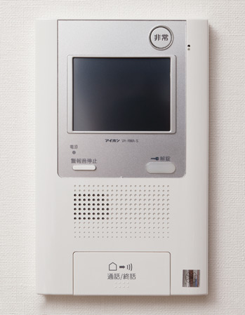 Security.  [Intercom with color monitor] Since the visitor can see in color video and audio, Peace of mind prevented a suspicious person of intrusion. It is hands-free type who can speak without a handset. (Same specifications)