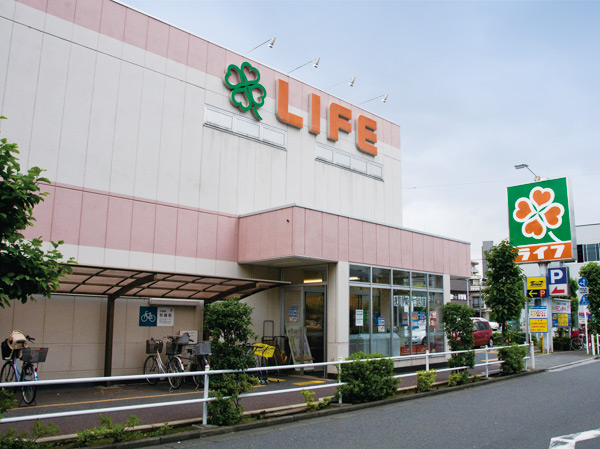 Surrounding environment. life Shimura Sakashita store (18 mins / About 1440m)