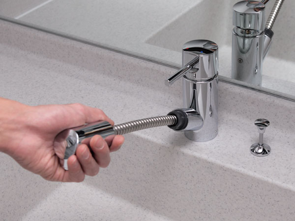 Bathing-wash room.  [Single lever mixing faucet] The vanity is, It is equipped with elegant design and functionality, Adoption of a single-lever mixing faucet. One hand in the water temperature ・ Amount of water can be adjusted easily. In order to draw the water faucet, In addition to cleaning basin bowl, This is useful, such as shampoo.