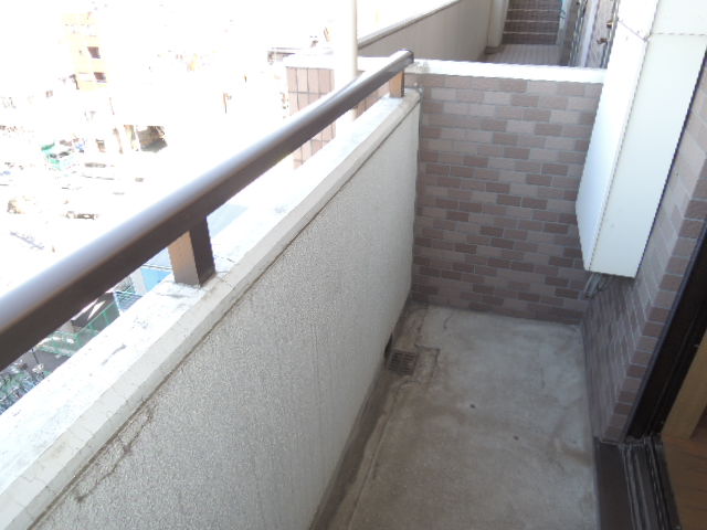 Other Equipment. Western-style side balcony