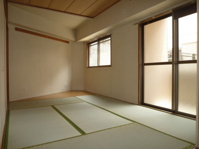 Living and room. Japanese-style room 6 tatami