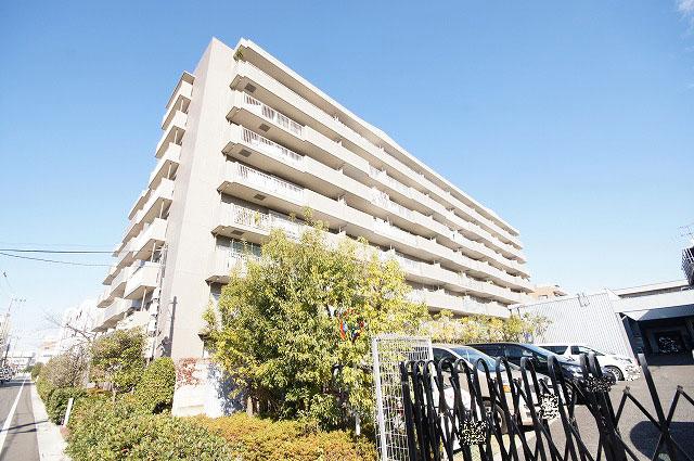 Local appearance photo. Local (12 May 2013) Shooting