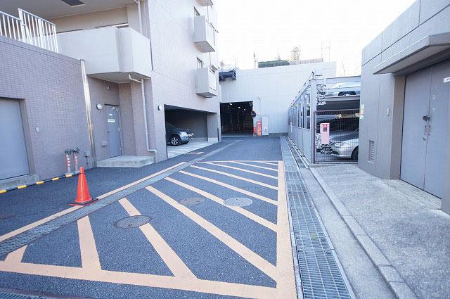 Local appearance photo. Local (12 May 2013) Shooting