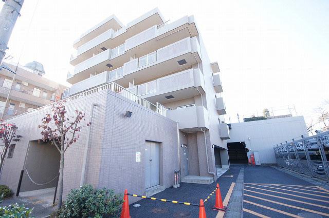 Local appearance photo. Local (12 May 2013) Shooting