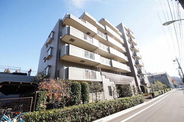 Local appearance photo. Local (12 May 2013) Shooting