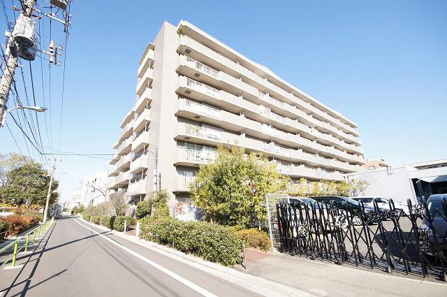 Local appearance photo. Local (12 May 2013) Shooting