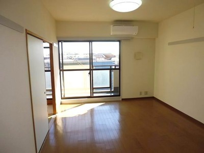 Living and room. South of LDK (flooring, Air condition)