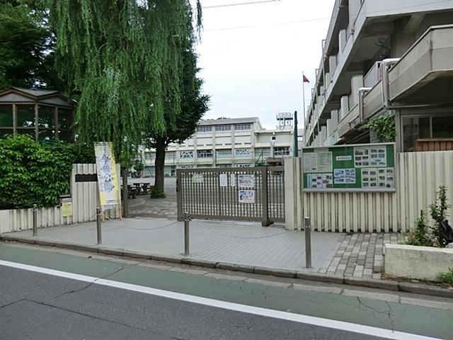 Primary school. Kamiitabashi 451m until the second elementary school