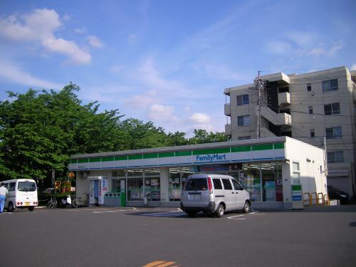 Convenience store. FamilyMart Itabashi Market Street store up (convenience store) 287m