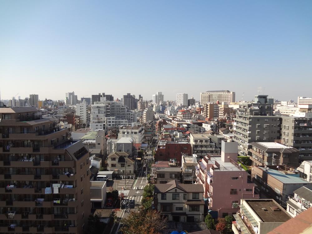 View photos from the dwelling unit. View from the site (November 2013) Shooting