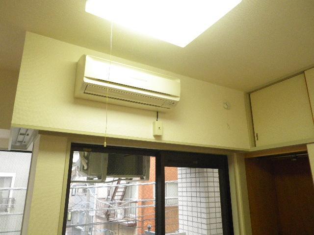 Other Equipment. There are two groups air conditioning.