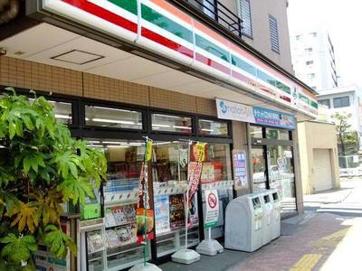 Convenience store. 30m until the Seven-Eleven Itabashi Ohara Machiten (convenience store)