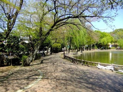 park. 620m until Itabashi standing next park (park)