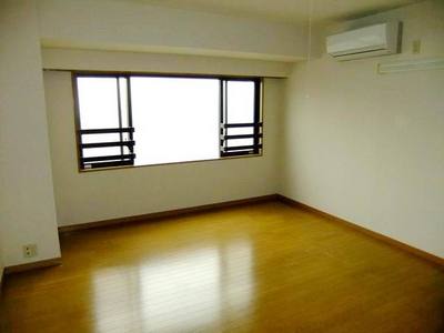 Living and room. West face opening LDK (flooring, Air condition)