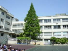 Primary school. 271m to Itabashi fourth elementary school (elementary school)