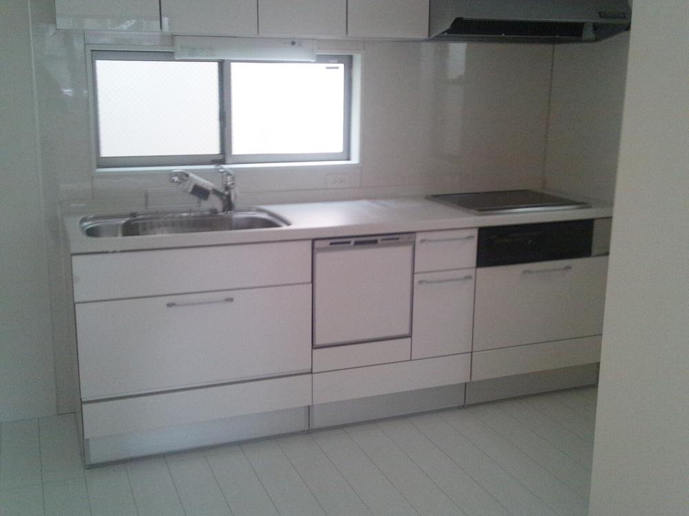 Same specifications photo (kitchen). (A Building) Kitchen same specifications