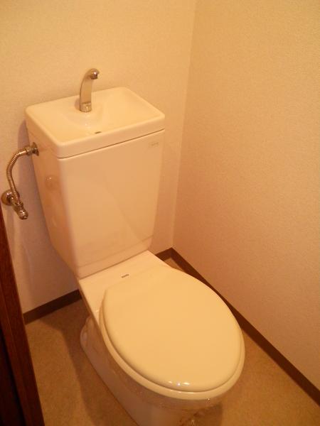 Toilet. Washlet is possible installation.