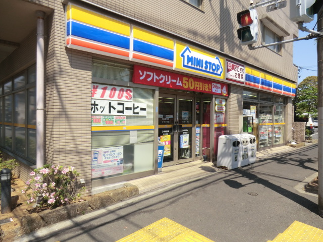 Convenience store. 180m until MINISTOP (convenience store)