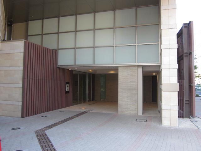 Entrance. Common areas