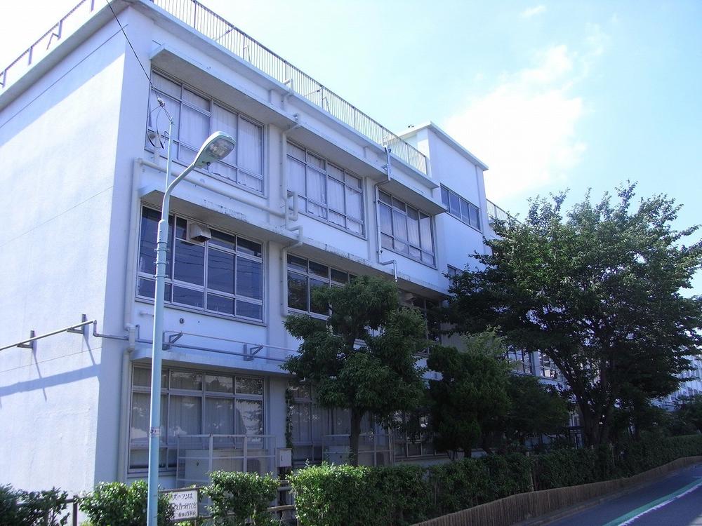 Primary school. 410m to Katsushika Ward Harada Elementary School