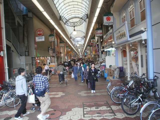 Shopping centre. Lumiere shopping street until the (shopping center) 780m