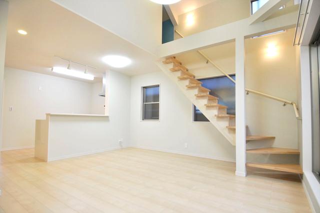 Same specifications photos (Other introspection). Loft (our example of construction)