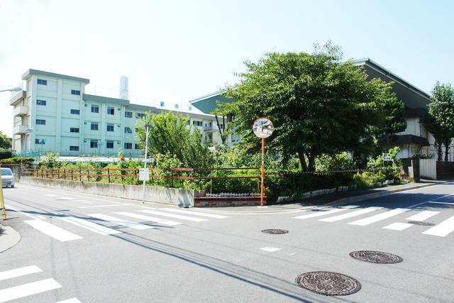 Junior high school. Kuzubi until junior high school 10m Kuzubi junior high school (10m) 1 min. Walk