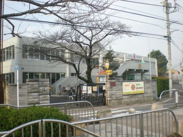 kindergarten ・ Nursery. Sunflower nursery school (kindergarten ・ 250m to the nursery)