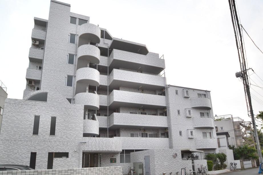 Local appearance photo. Mansion appearance