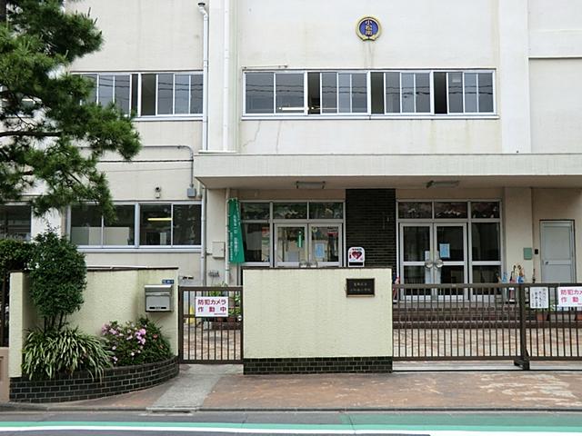 Primary school. Ward Komatsuminami until elementary school 350m