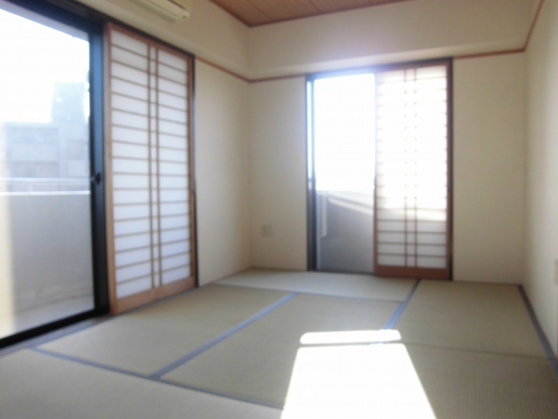 Other room space. Japanese-style room 6 quires