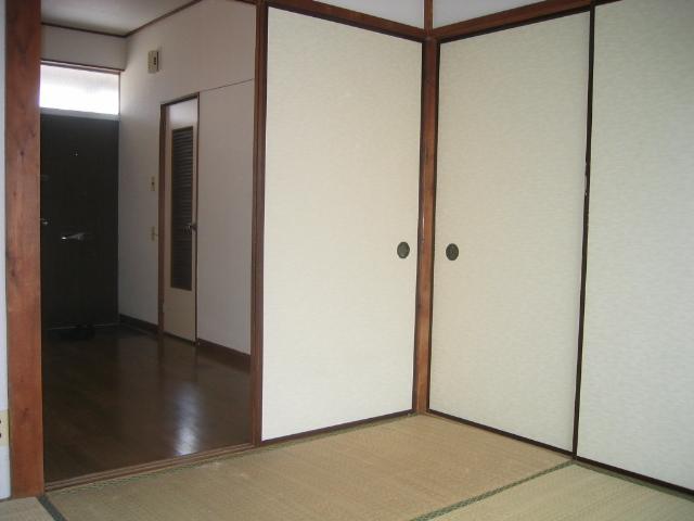 Living and room. Japanese-style room (same type)