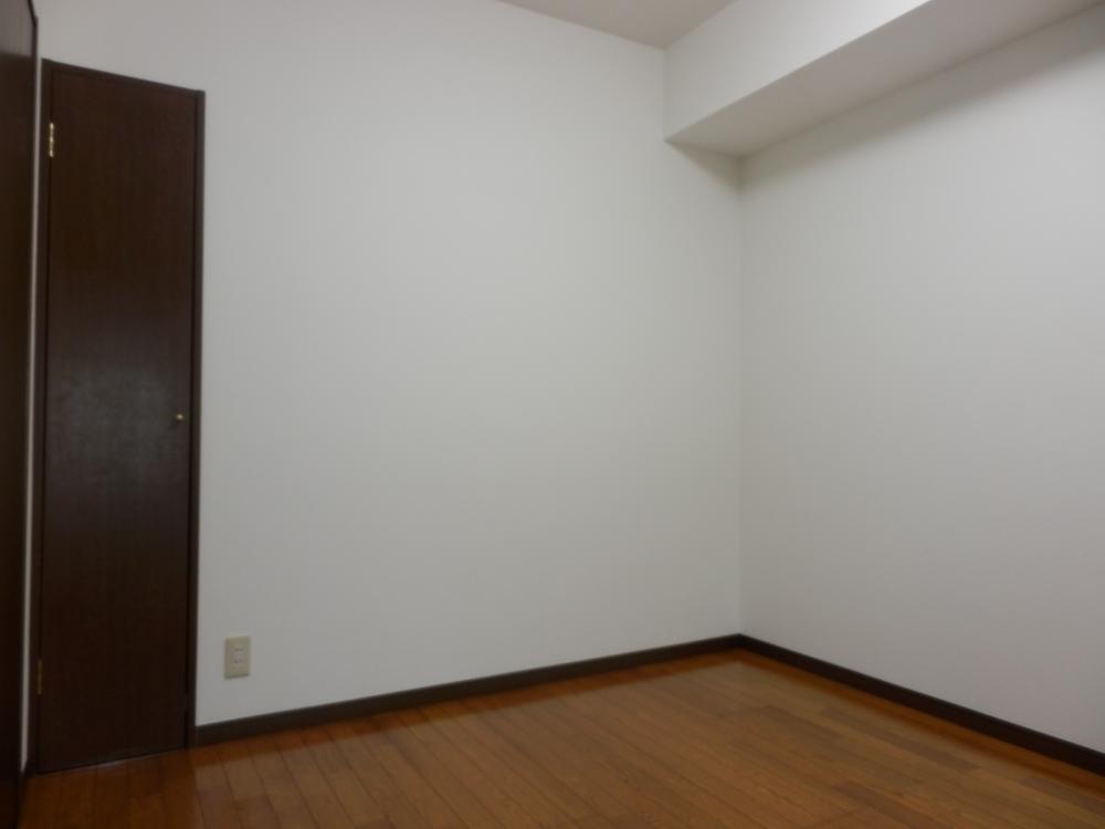 Non-living room. Indoor (10 May 2013) Shooting. It is a photograph of the south side of the Western-style.