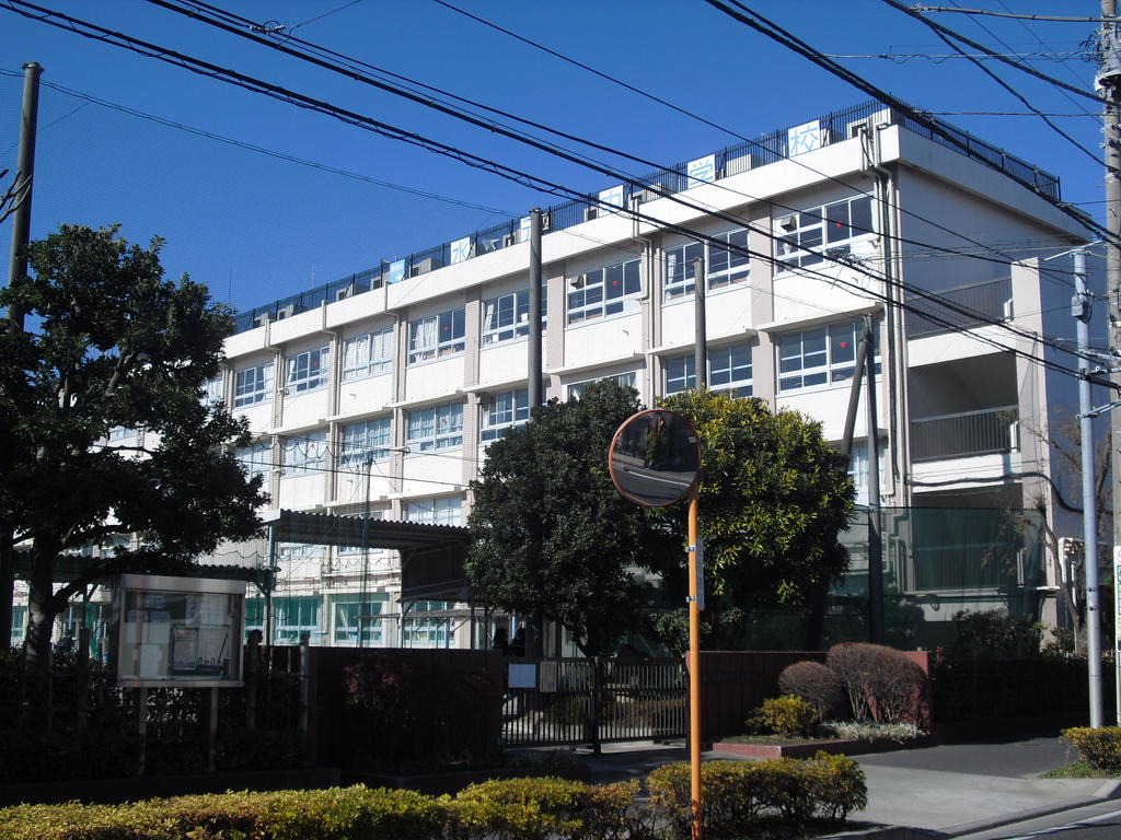 Junior high school. Mizumoto 120m until junior high school (junior high school)