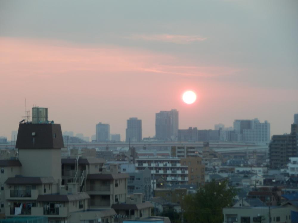 Other. 8th floor of a sunset view from the outside corridor. (2013 November shooting)