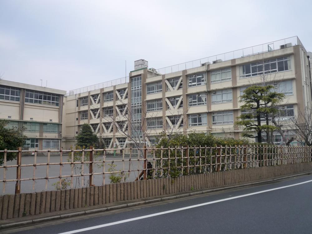 Junior high school. 1160m to Honda junior high school