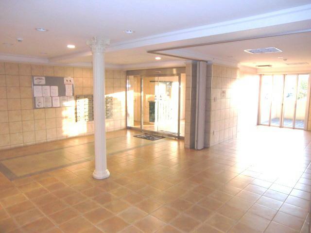 lobby. surveillance camera, With auto lock