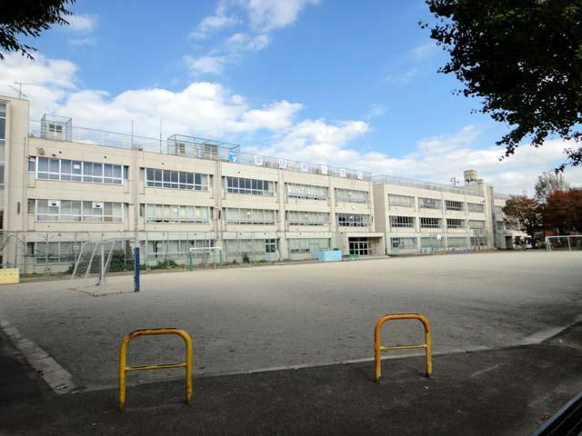 Primary school. Higashiayase until elementary school 280m