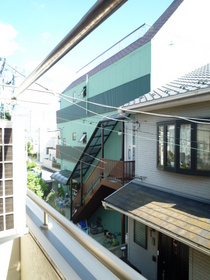 View. There is a south-facing balcony shutter ☆ 