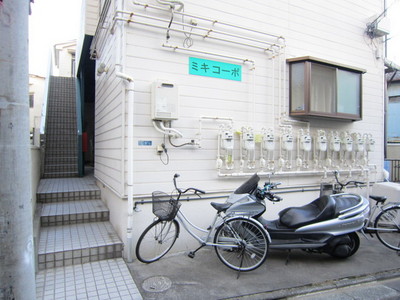 Entrance. Shinkoiwa Station 8 min. Walk