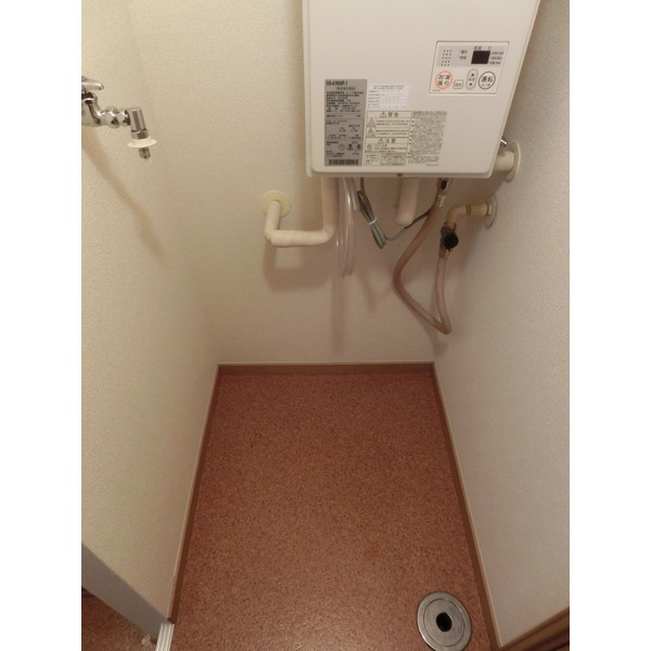 Other Equipment. Water heater ・ Laundry Area