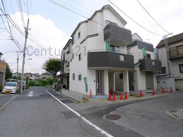 Local photos, including front road. Carefree child-rearing in a quiet residential area (^^)