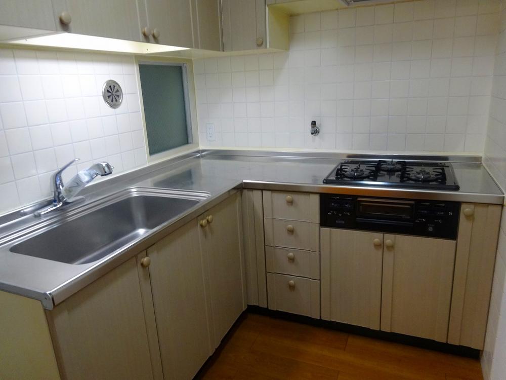 Kitchen. Easy-to-use is a good kitchen