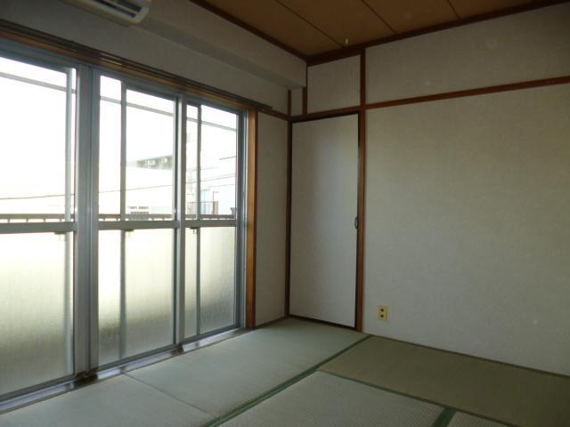 Other room space. Japanese-style room 2