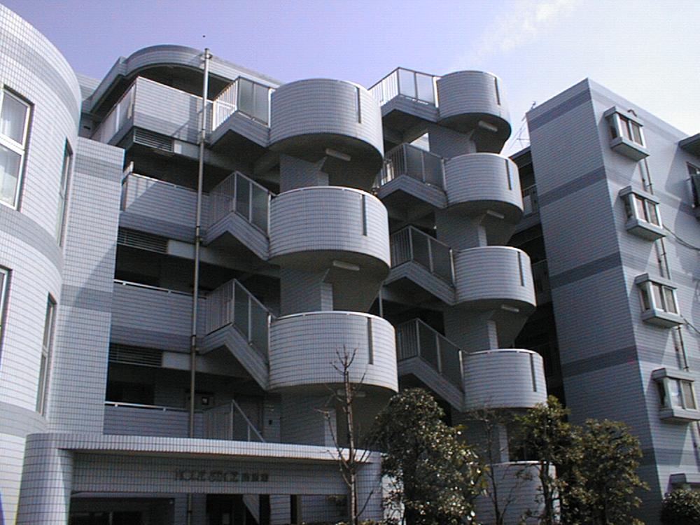 Local appearance photo. Local (10 May 2013) Shooting