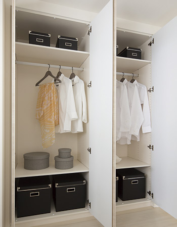 Receipt.  [closet] In accordance with the usage of the room, Adopt a closet to be changed, such as the shelf height. High degree of freedom at the time of use is, Also it has excellent storage capacity.