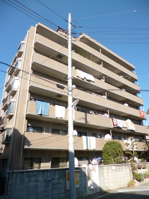 Local appearance photo. 1996 architecture ・ This apartment tiled auto lock. The first floor but there day because the front is the on-site open space!  [Long-term repair plan there]